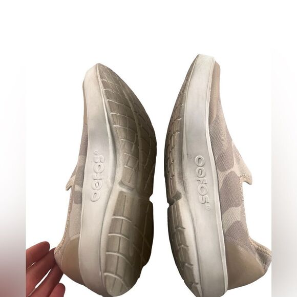 OOFOS OOmg eeZee Limited Women's
Tan Camo 8 - Picture 4 of 5